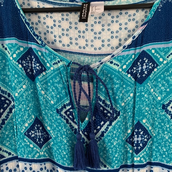 Like New! H&M Blue Pattern Bell Sleeve Boho Dress - Picture 6 of 8